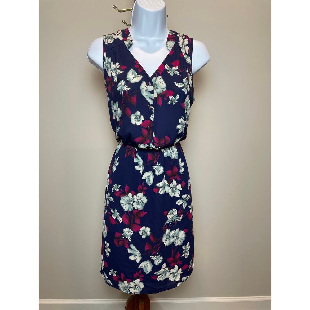 41 Hawthorn Dress Size M Navy Floral Chiffon Sleeveless V Neck Cinched Waist
